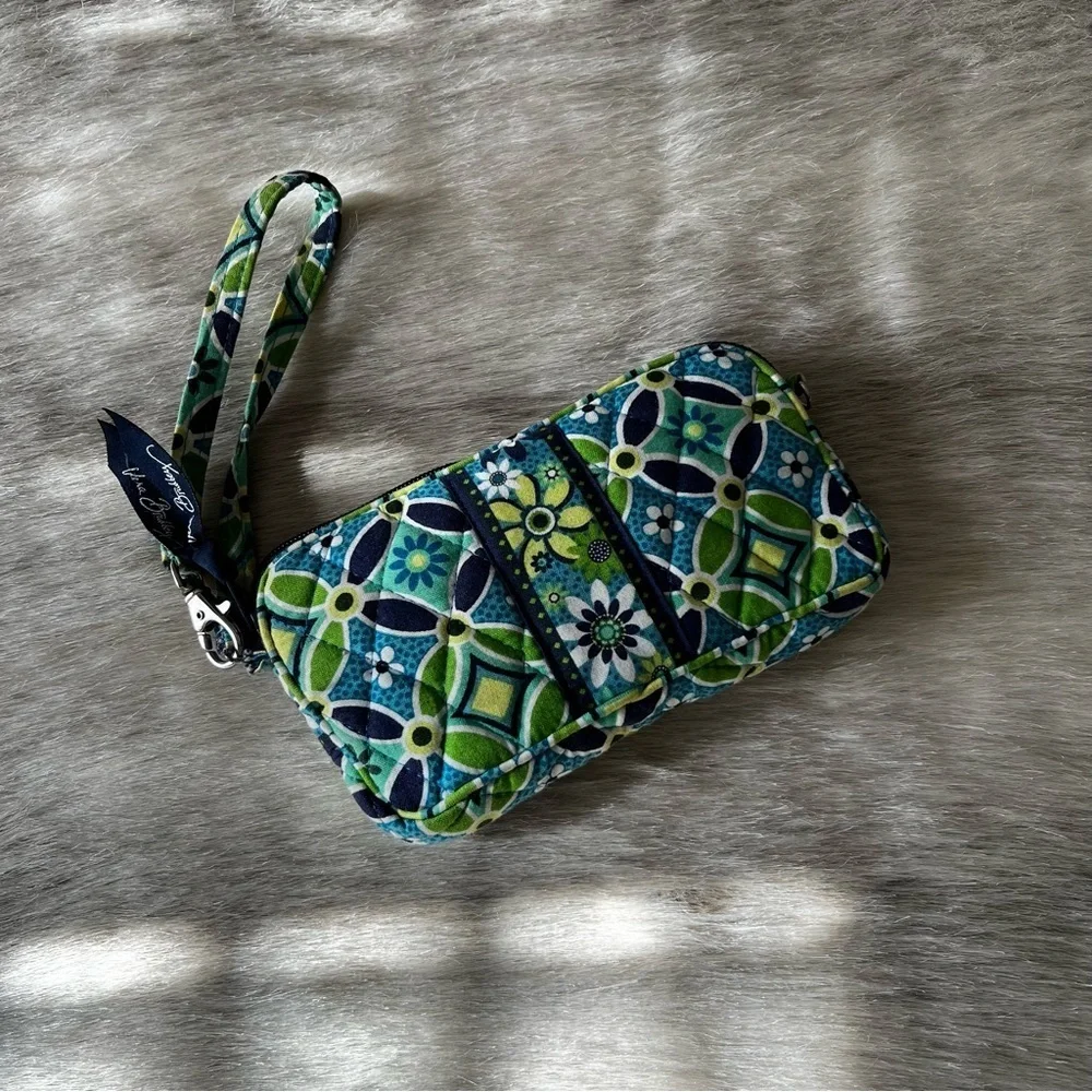VERA BRADLEY Daisy Daisy 2008 Wristlet Lippie USA Pouch Zipper Green Blue Floral